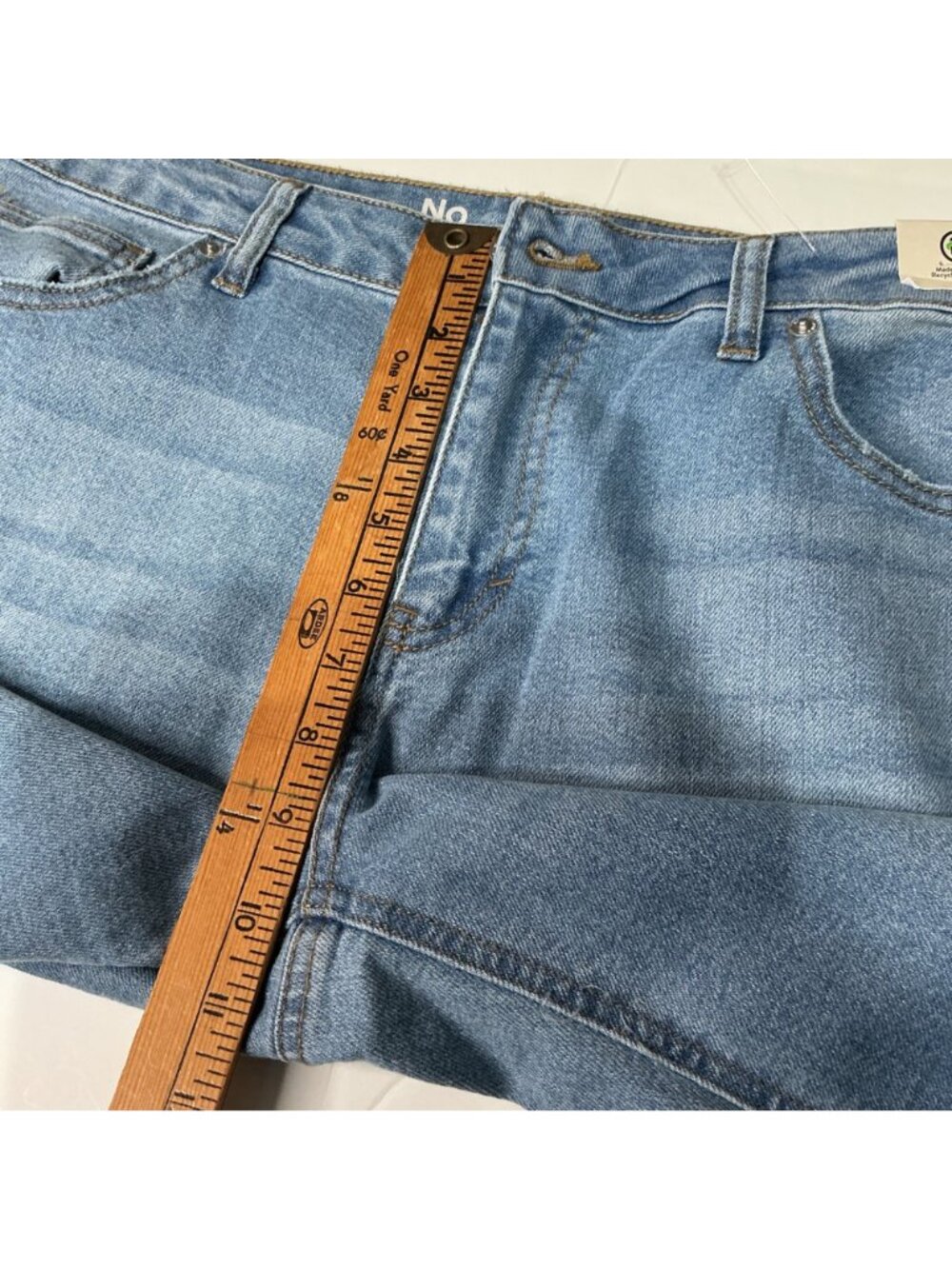 No Boundaries Jean Woman's Mid Rise Relax Flare Boot Cut Nobu Size 14 Light Wash - Picture 7 of 9